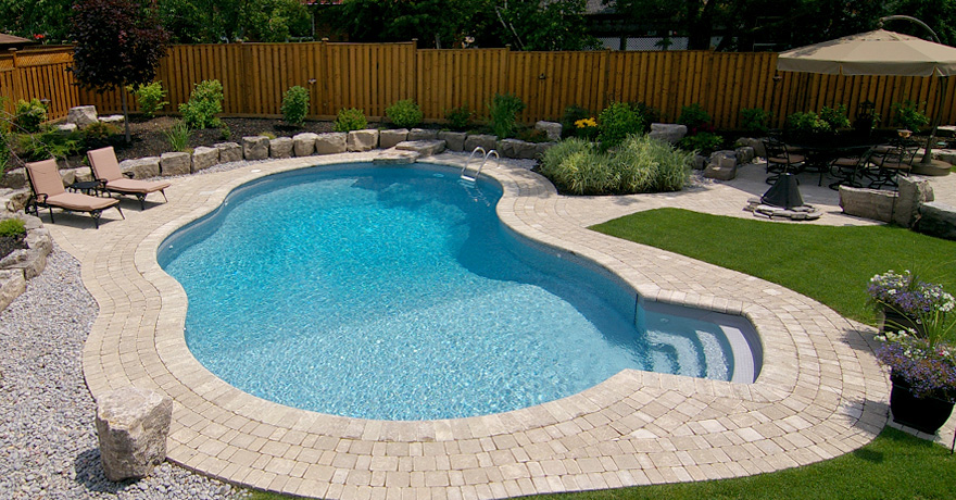 installation pavé-uni contour piscine amenagement paysager paysagement daniel beaudoin